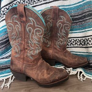 *Like New* Shyanne Xero Gravity Embroidered Square Toe Mid-calf Western Boots